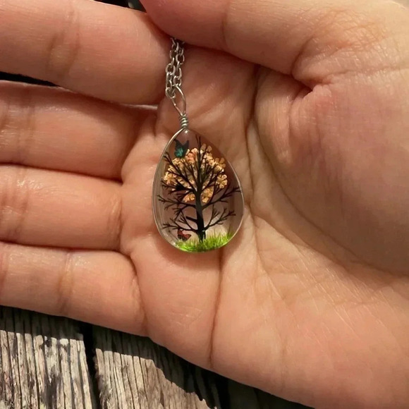 Resin Flower Pressed & Tree Tear Drop Pendant Charm Stainless Steel Necklace - Picture 1 of 3